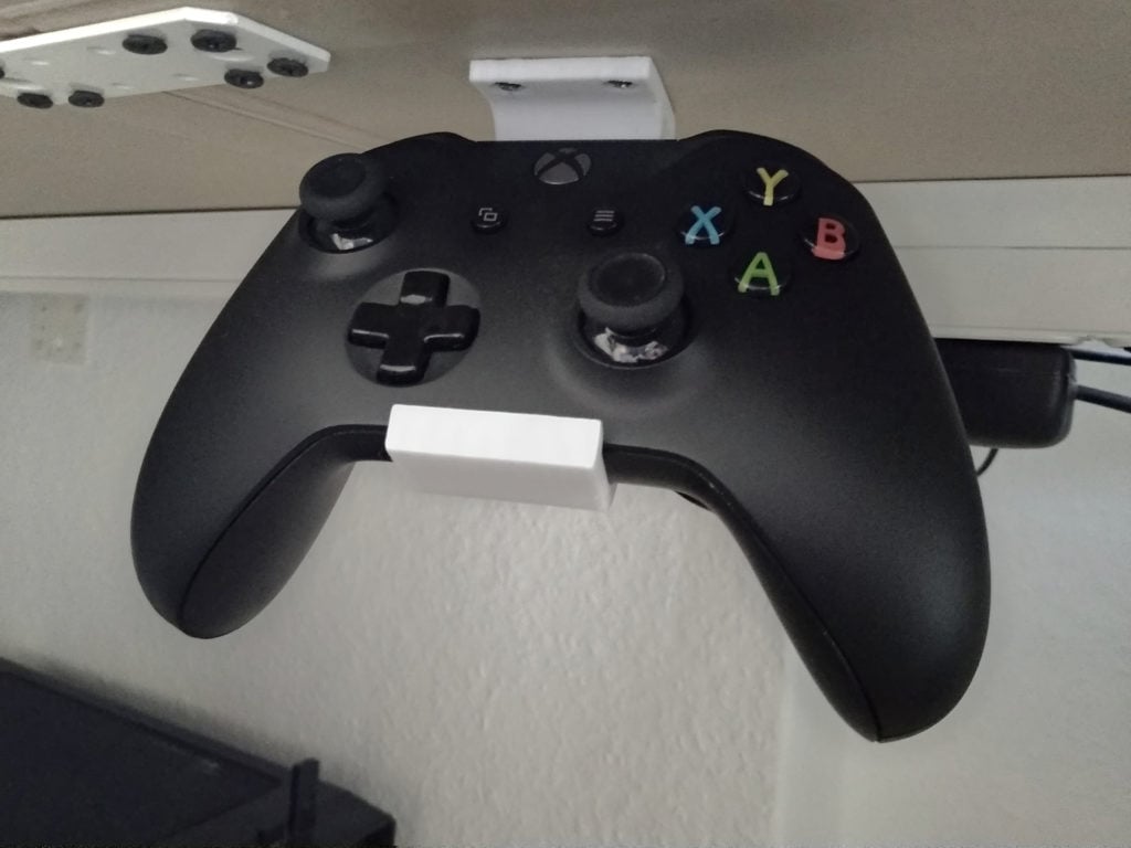 xbox one controller on mount under the desk