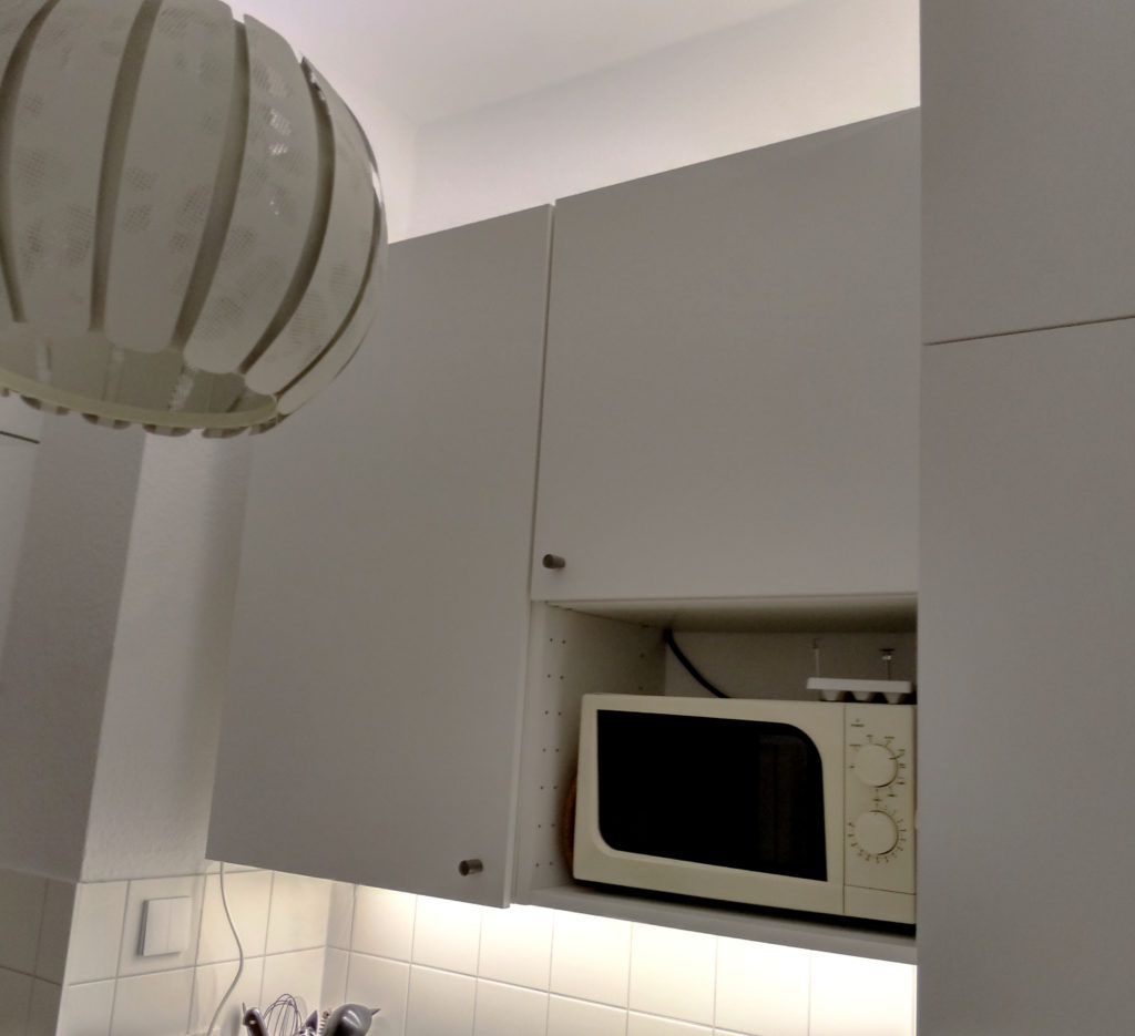 LEDs on the kitchen wall units for better lighting